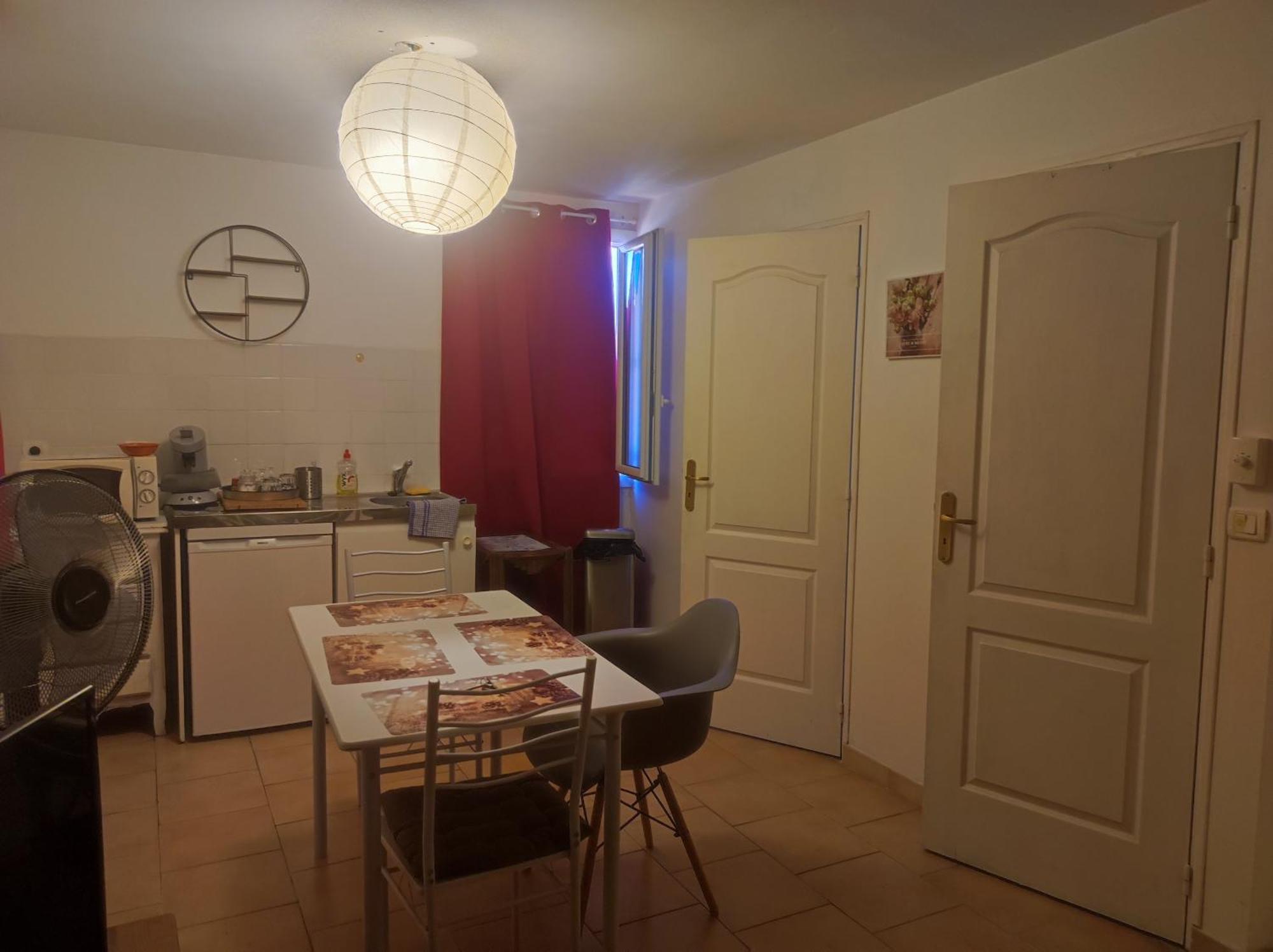 Ingrid Mary Apartamento Nîmes Quarto foto