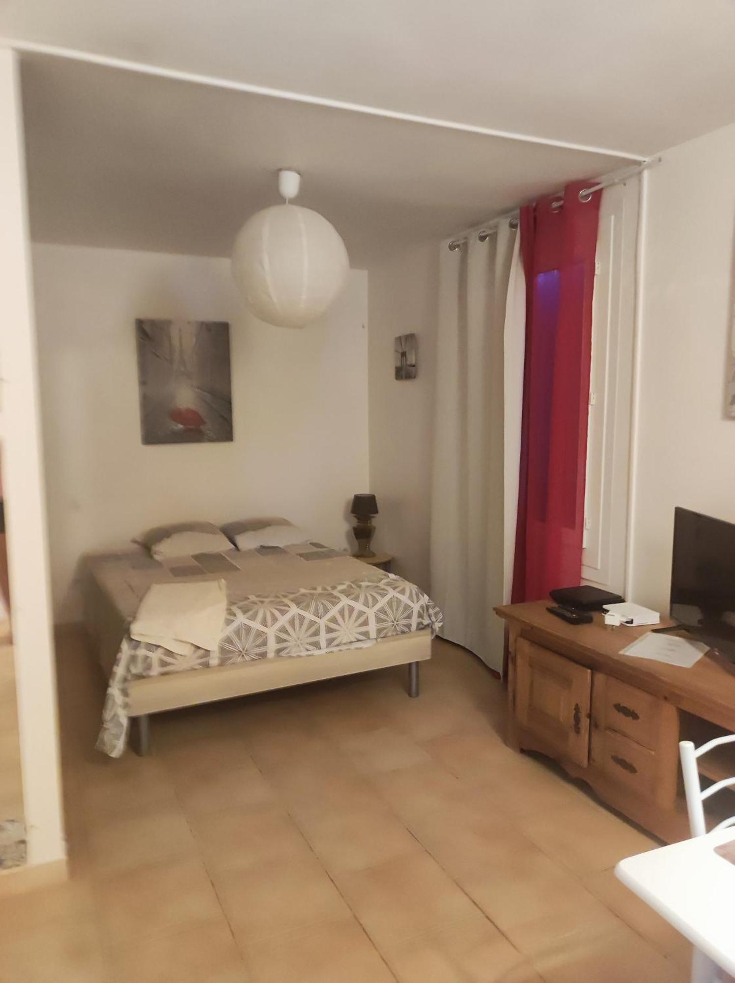 Ingrid Mary Apartamento Nîmes Quarto foto